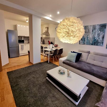 Apartment Banska - City Centre & Private Parking Besztercebánya Kültér fotó