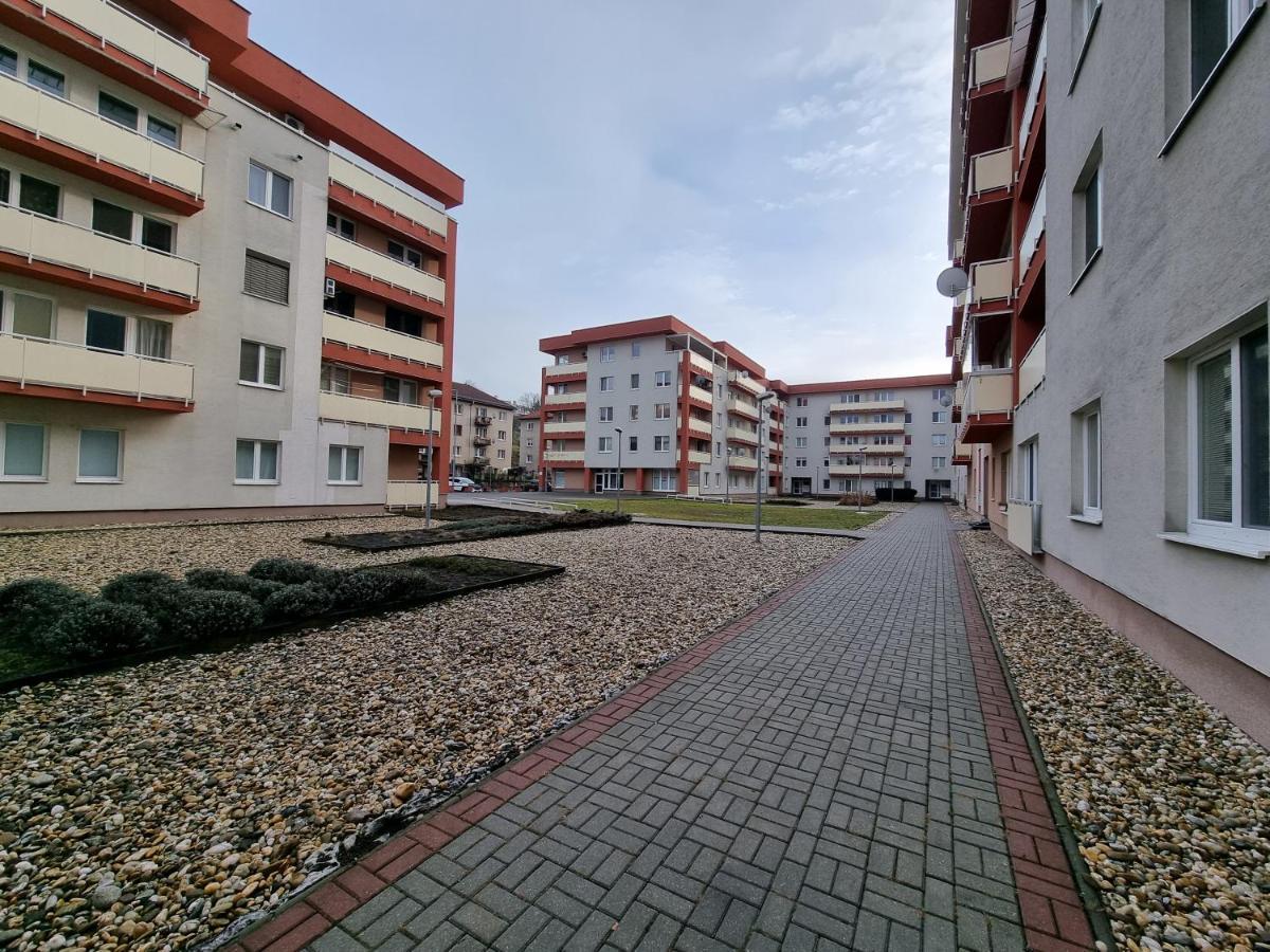 Apartment Banska - City Centre & Private Parking Besztercebánya Kültér fotó