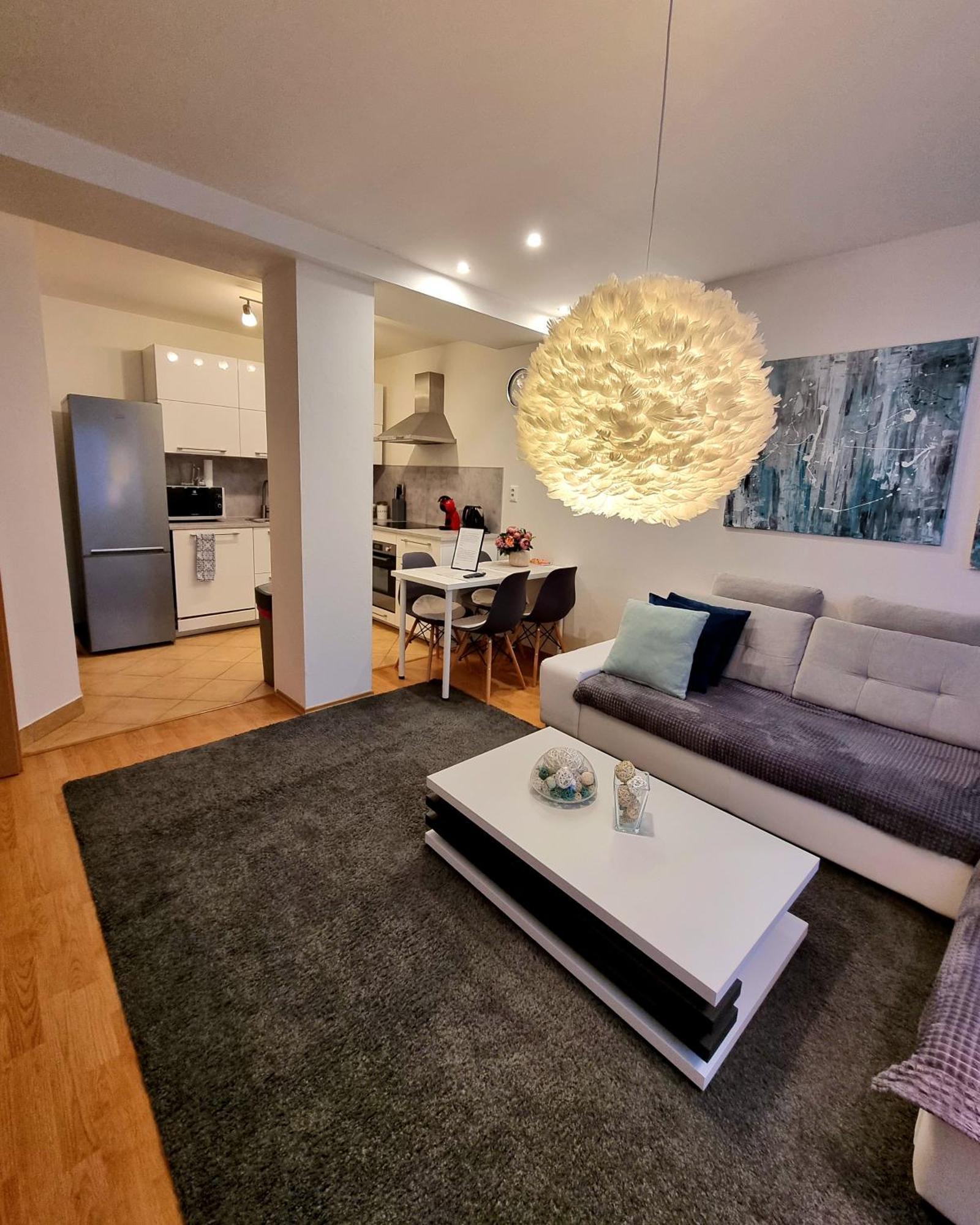 Apartment Banska - City Centre & Private Parking Besztercebánya Kültér fotó